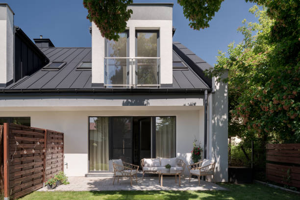 istock Simple garden in elegant terraced house 2167533142