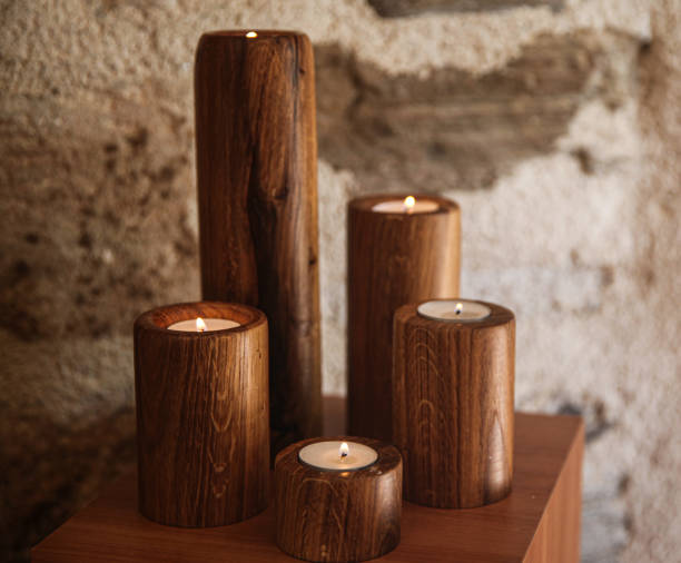 istock Bougeoirs en bois 2167552581