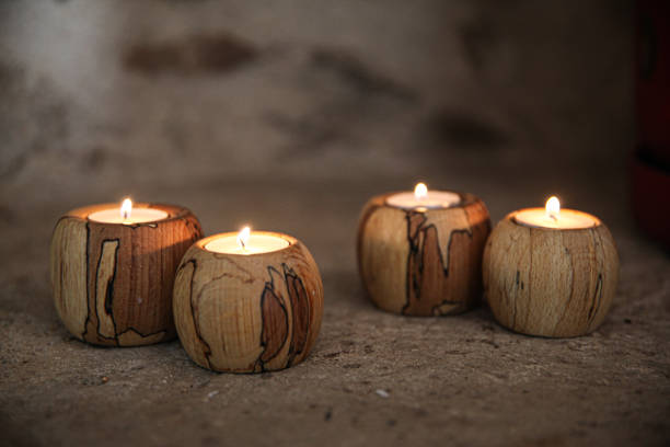 istock Bougeoirs en bois 2167553276