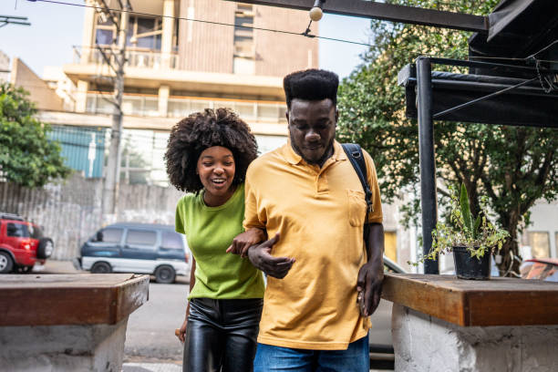 Couple arriving at a hotel