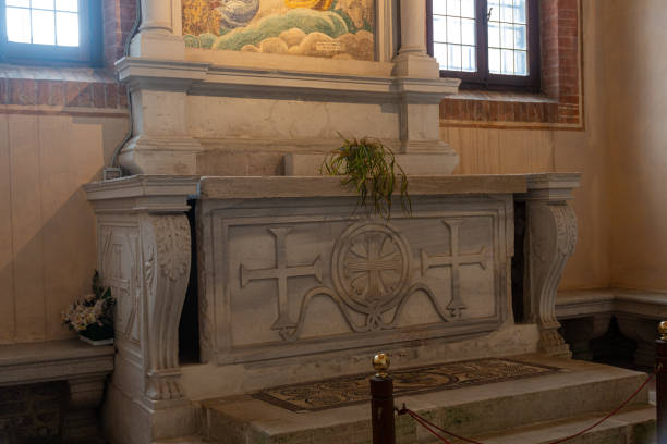Small altar in  basilica di San Pietro di Castello