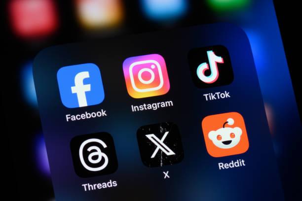 소셜 미디어 플랫폼 - facebook, instagram, tiktok, threads, x, reddit - 이미지 기반 소셜 미디어 뉴스 사진 이미지