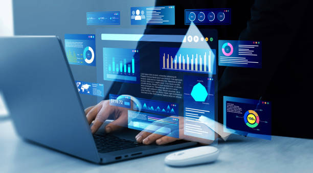 Businessman using KPI dashboard.Financial business data analytics graph dashboard. Management data System KPI connected in database for follow earnings,operations and sales data hombre de negocios usando el panel de kpi . panel de control de gráficos de análisis de datos comerciales financieros. datos de gestión sistema de kpi conectado en la base de datos para el seguimiento de los datos de ganancias, operaciones y ventas.