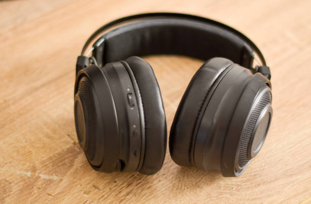 istock Teeneger headphones on the desk 2168053475