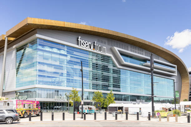 Fiserv Forum in Milwaukee, WI. Milwaukee, WI, USA - August 10, 2024: Fiserv Forum is a multi-purpose arena located in the heart of downtown Milwaukee. rnc stock pictures, royalty-free photos & images