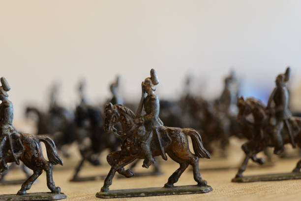 The approximately 100-year-old tin figures were found in an old attic. They are a testament to vintage toys