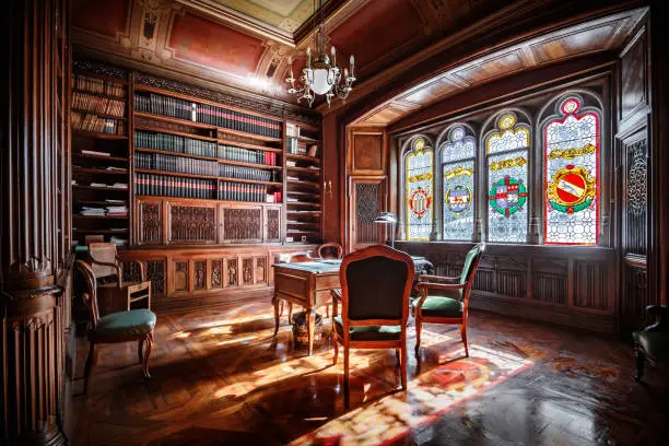 How to Choose the Right 4 Storey Home Office
