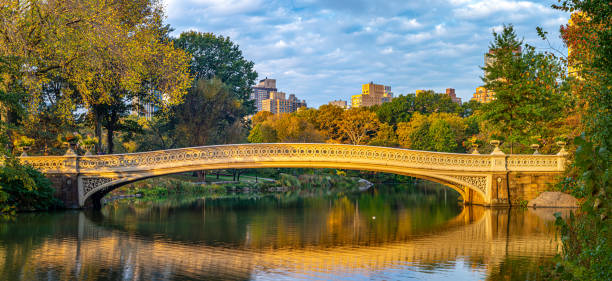 Bow bridge, Central Park, New York City, early morning in late autumn