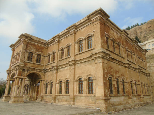 Ochre building in Mardin, Eastern Turkey Ochre building in Mardin, Eastern Turkey escort bayan diyarbakır stock pictures, royalty-free photos & images