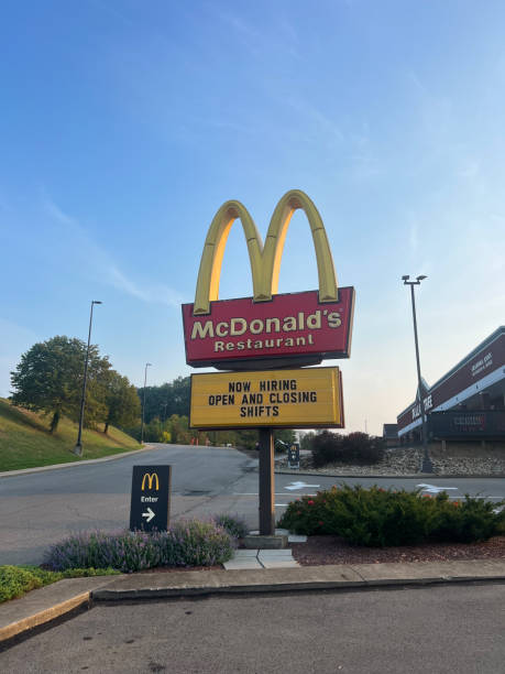 2,800+ Mcdonalds Sign Stock Photos and Royalty-Free Pictures - iStock
