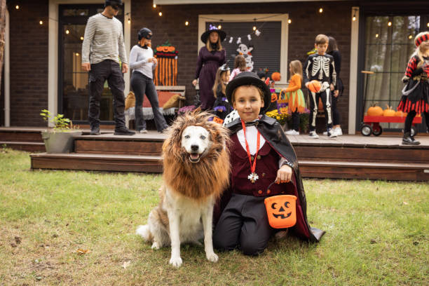 istock Halloween party at home 2169268255