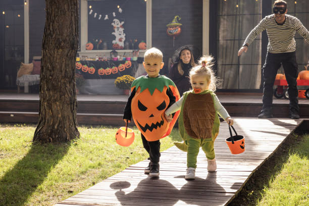 istock Halloween party at home 2169268280