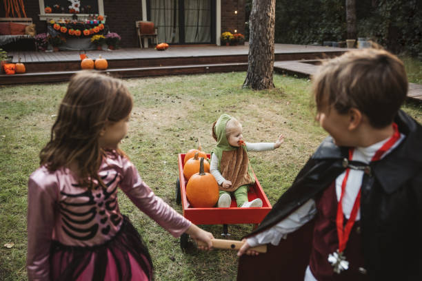 istock Halloween party at home 2169268385
