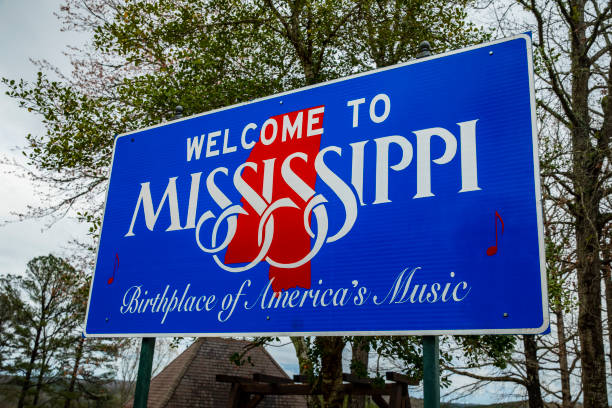 istock Welcome to Mississippi Sign 2 2169326013
