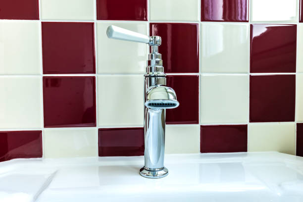 Old green sink