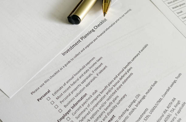 istock Investment planning checklist 2169812264