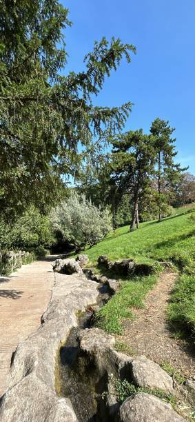 istock Parc Buttes-Chaumont 2169859168