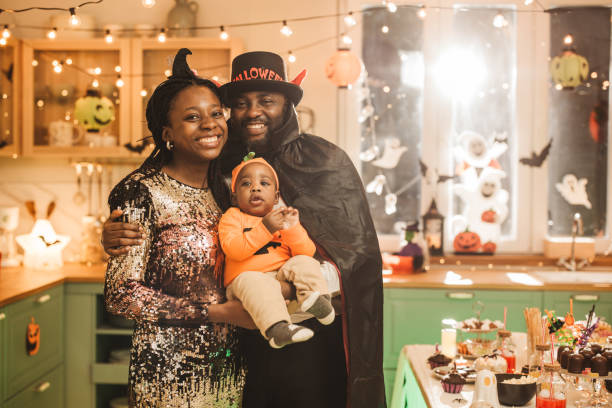 istock Halloween party at home 2170023086