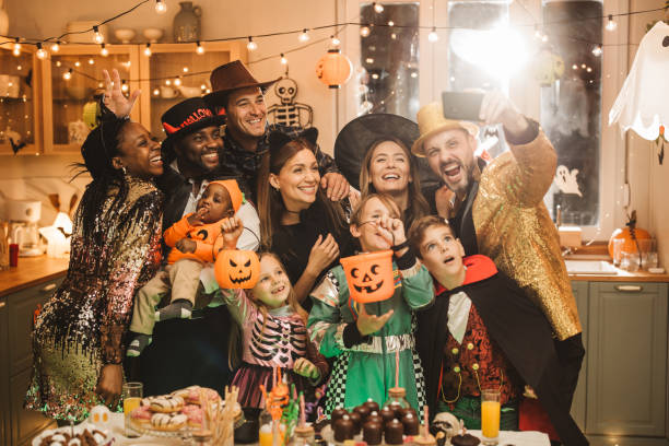 istock Halloween party at home 2170023106