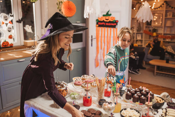 istock Preparing Halloween party at home 2170023215