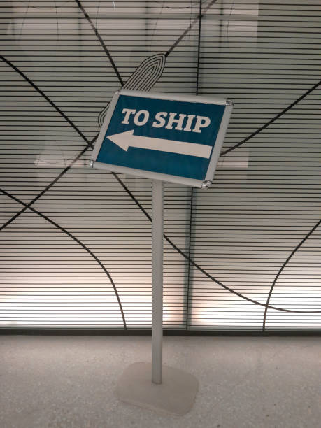 Way to the ships sign