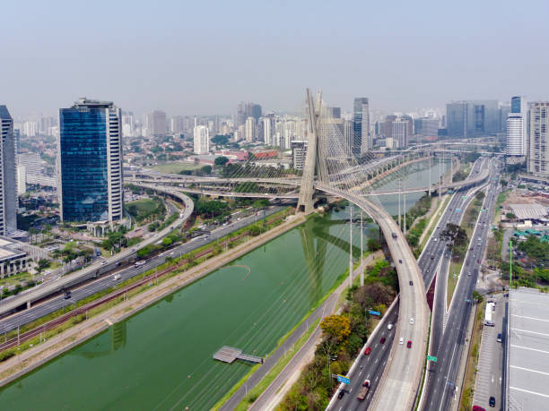 istock Marginal Pinheiros and the famous cable-stayed bridge. 2170089259