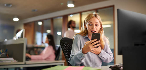 istock job alert via phone 2170485386