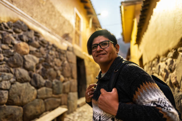fotografii de stoc, fotografii și imagini scutite de redevențe cu portrait of a tourist man on a chinchero district, peru - chinchero district