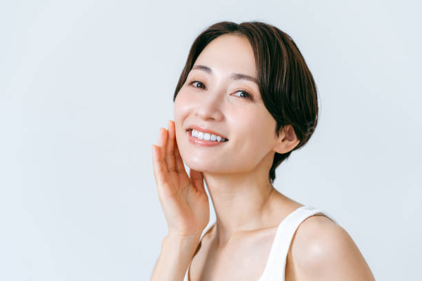 istock Esthetician middle-aged woman 2170646214