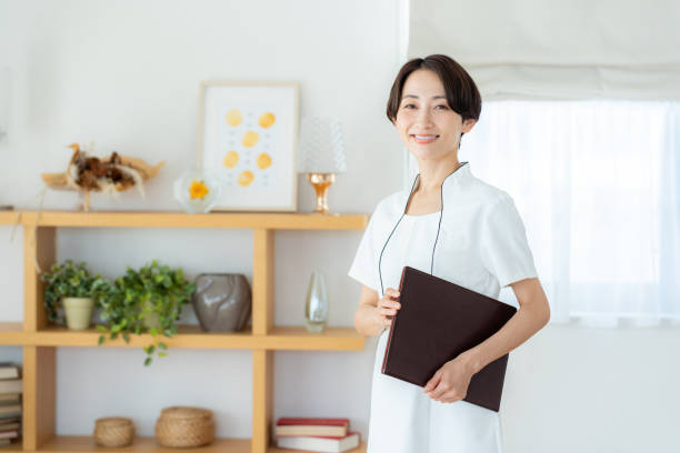 istock Esthetician middle-aged woman 2170646514