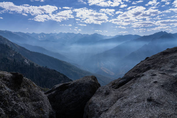 We climbed up to the Moro rock in Sequoia National Park and observed the Coffee Pot Fire this morning. The smoke is impacting both the Sequoia and Kings Canyon national parks, as well as polluting the air of southern California.