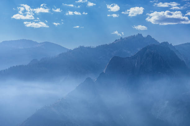 We climbed up to the Moro rock in Sequoia National Park and observed the Coffee Pot Fire this morning. The smoke is impacting both the Sequoia and Kings Canyon national parks, as well as polluting the air of southern California.