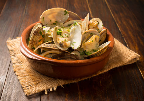 istock Clams in marinara sauce 2171040668