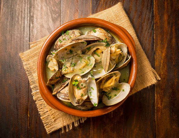 Clams in marinara sauce