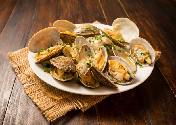 istock Clams in marinara sauce 2171040680