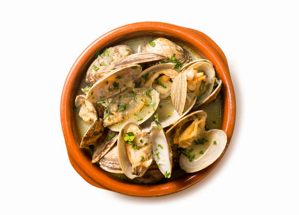 istock Clams in marinara sauce 2171040685