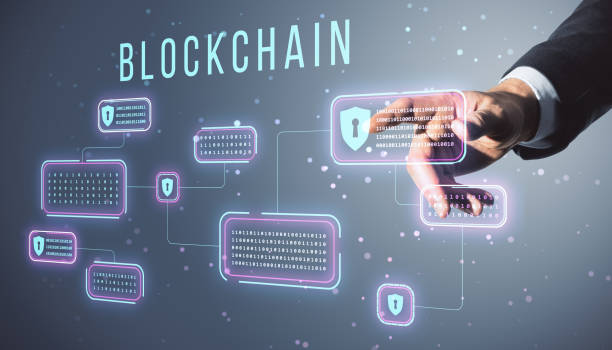 die hand interagiert mit dem blockchain-hologramm auf einer digitalen schnittstelle, um datensicherheitskonzepte hervorzuheben. - blockchain stock-fotos und bilder