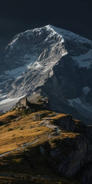 istock Beautiful mountain scenery photos, mountain wallpapers 2171176229