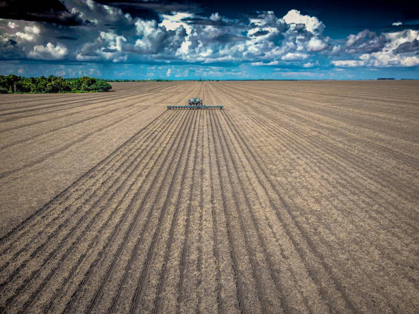 istock Agribusiness, Tractor Planter. 2171238870