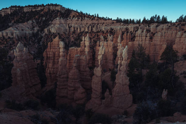 View of the Bryce Canyon landscape seen from the Queens Garden Trail / Navajo Loop