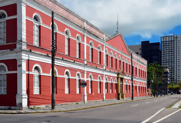 Located 385 kilometers from Curitiba, Londrina is the second largest city in the state of Paraná