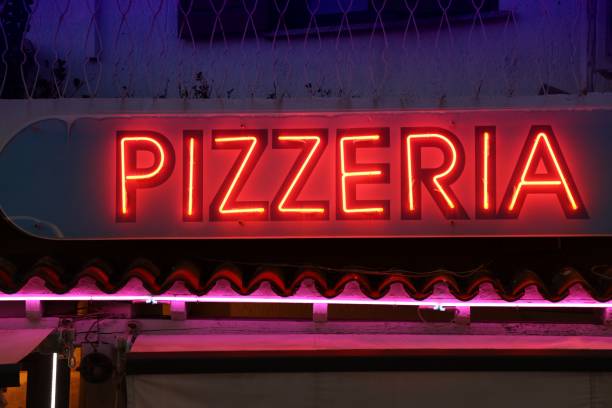 istock Pizzeria neon sign 2171726369