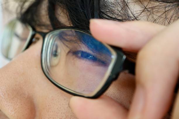 istock A Japanese man who seems to have difficulty seeing. 2171865506