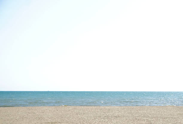 A view of the sky and horizon on the beach