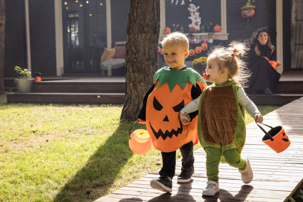 istock Halloween party at home 2172556407