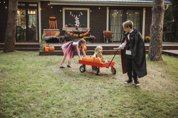 istock Halloween party at home 2172556606