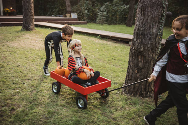 istock Halloween party at home 2172556670