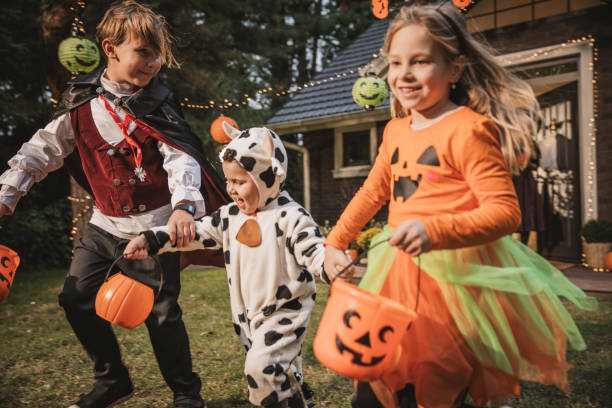 istock Halloween party at home 2172556749