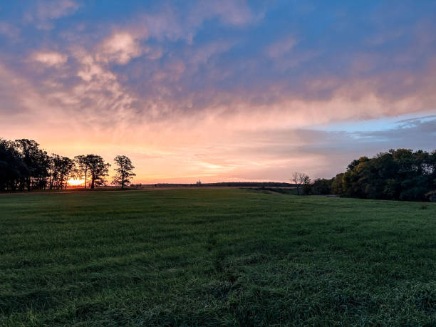 istock Fiery Cotton Candy Pastel Sunrise Manitoba Canada September 2172610762