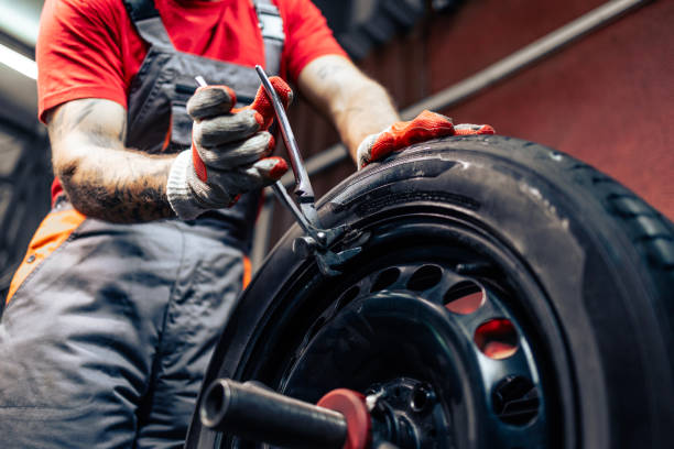 istock Car wheel and tire balancing. 2172634650